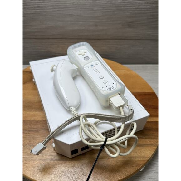 Nintendo Wii Console Wii Bundle (TESTED) Read Description - Picture 2 of 5